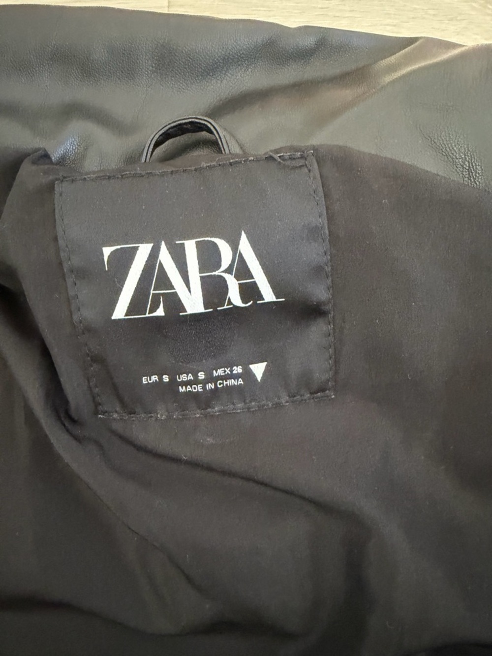 Zara Black Faux-Leather Puffer Vest - Picture 2 of 3